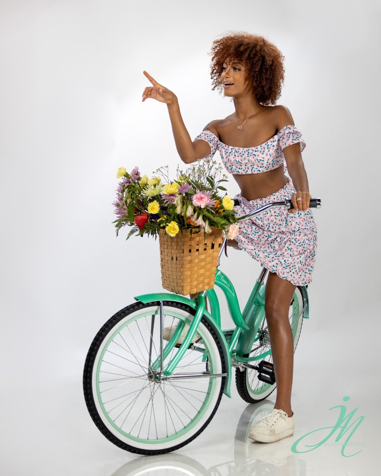 Tracer Bikes | Micargi Rover GX Women's Beach Cruiser Bike, Single-Speed Hybrid for Adults | Chico USA, Inc.