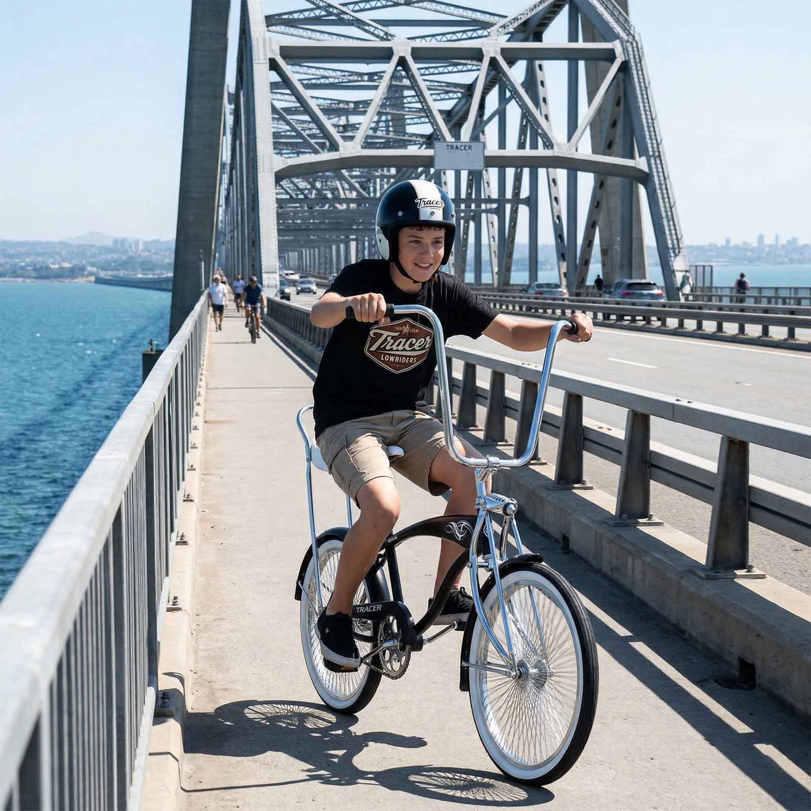 Tracer Hyena Classic Beach Lowrider Bike with 20" Wheels and Banana Seat, Single Speed - Chico USA, Inc.