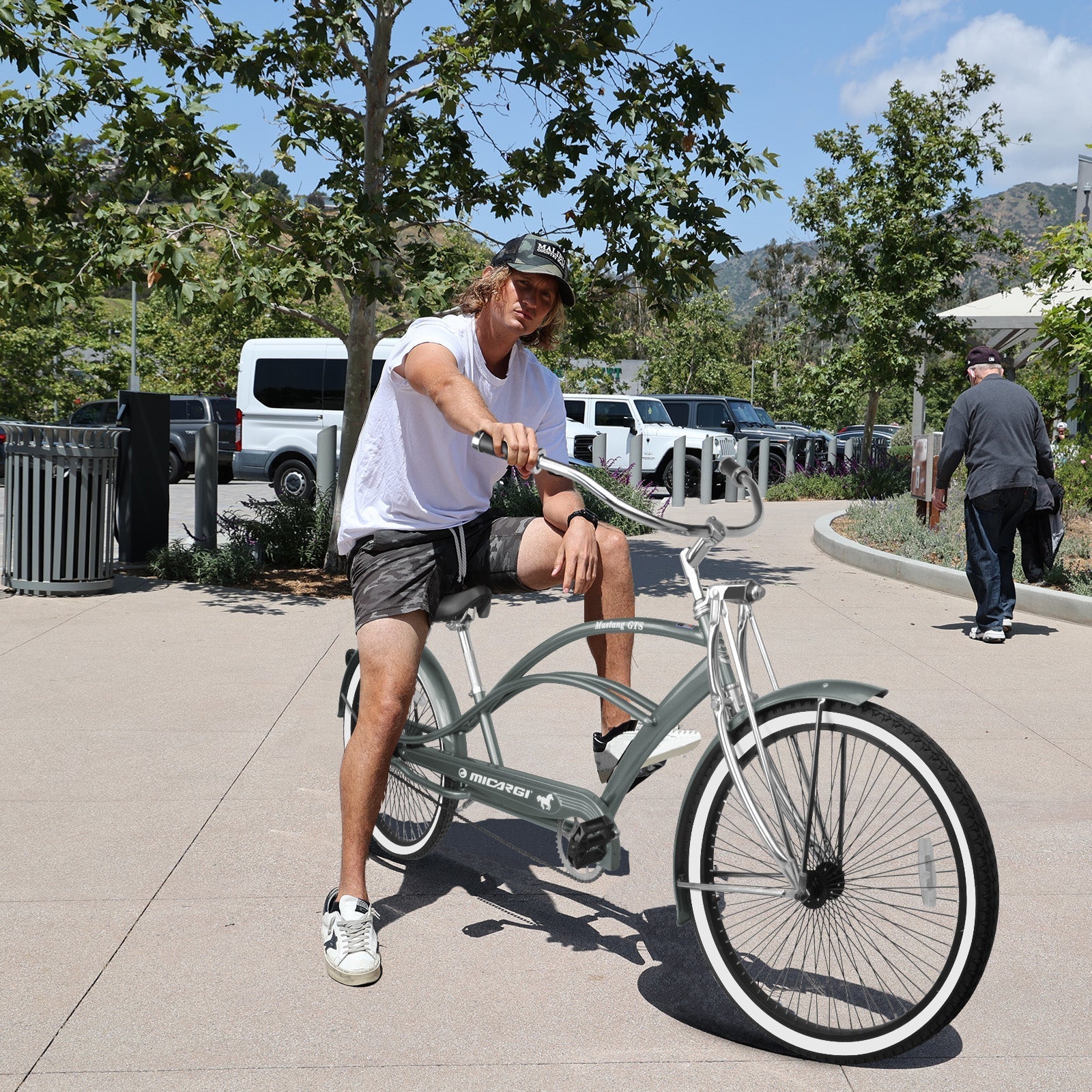 Tracer Bikes | Micargi Mustang GTS Cruiser Bike in Matte Black with Shimano Nexus 3-Speed |  Chico USA, Inc. 
