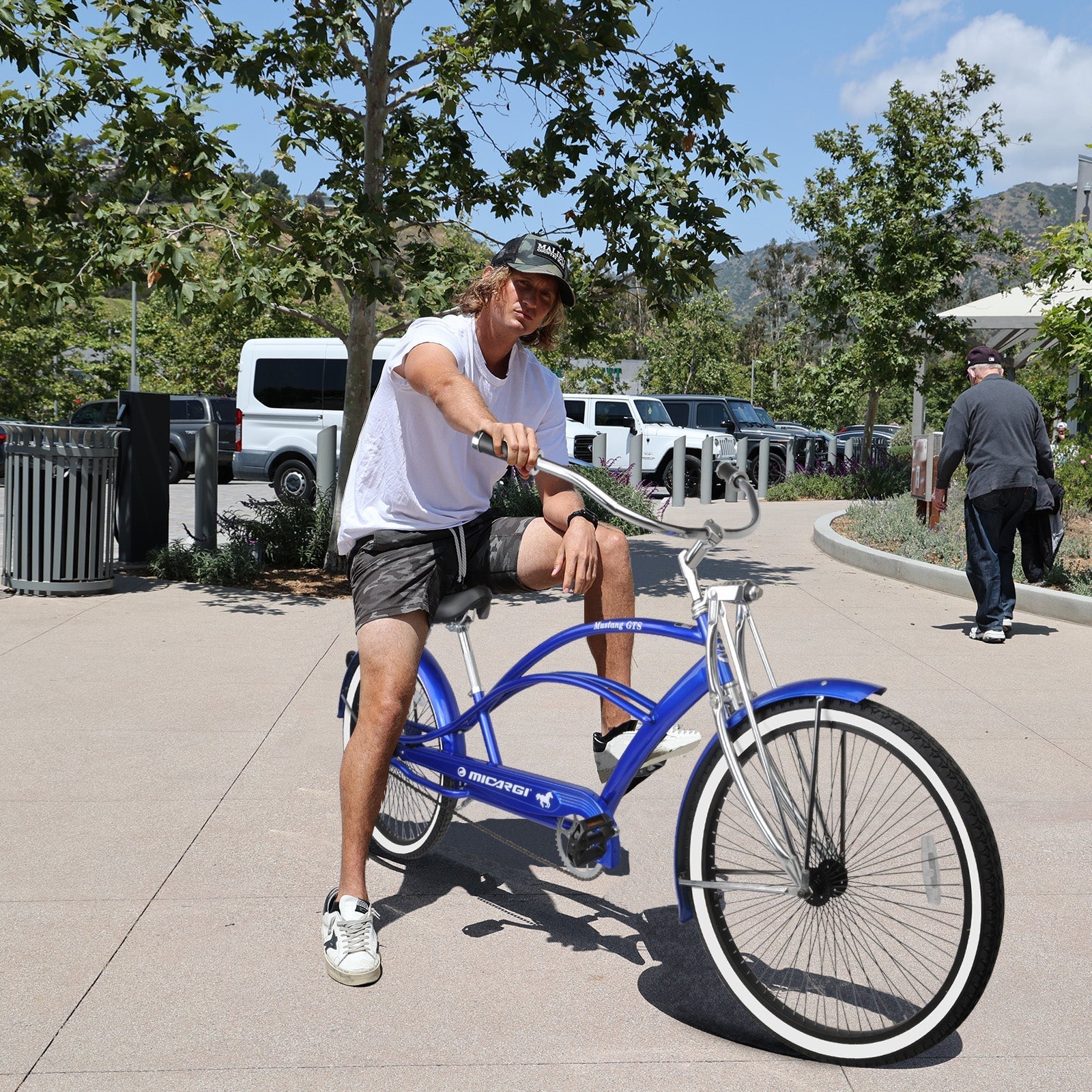 Tracer Bikes | Micargi Mustang GTS Cruiser Bike in Matte Black with Shimano Nexus 3-Speed |  Chico USA, Inc. 