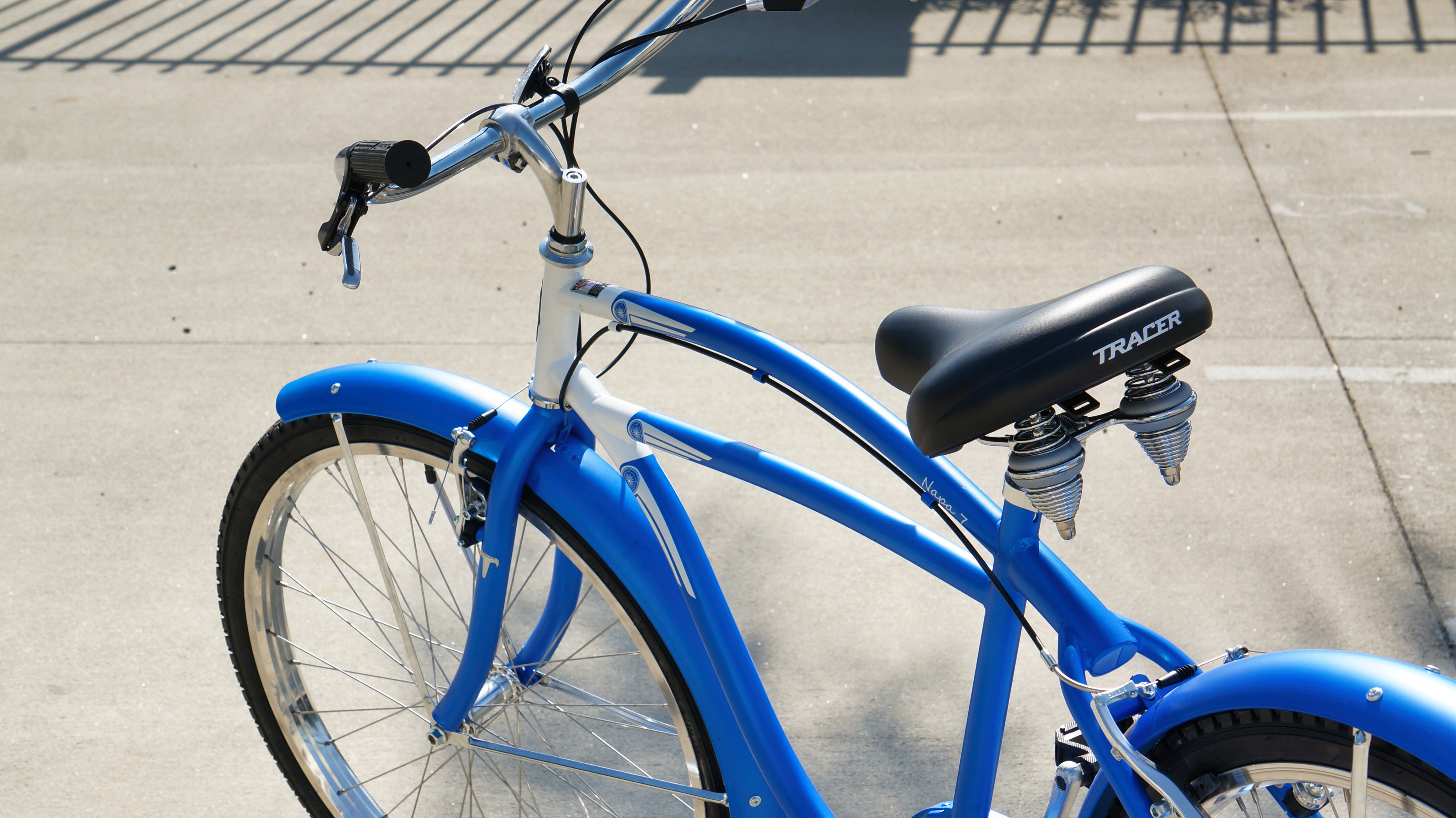 Tracer Bikes | Tracer Napa Cruiser Bike 7-Speed with Comfort Saddle and Steel Fenders |  Chico USA, Inc. 